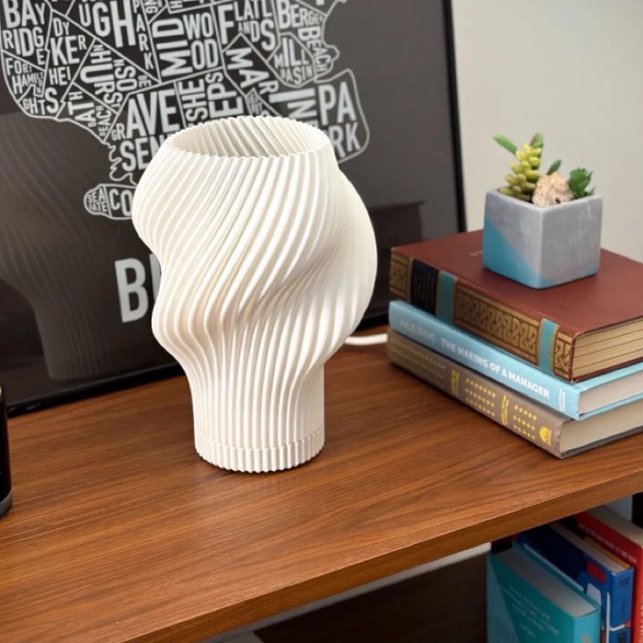 Modern Spiral 3D Baskı Abajur | E27 Duy Uyumlu Dekoratif Masa Lambası görsel 3